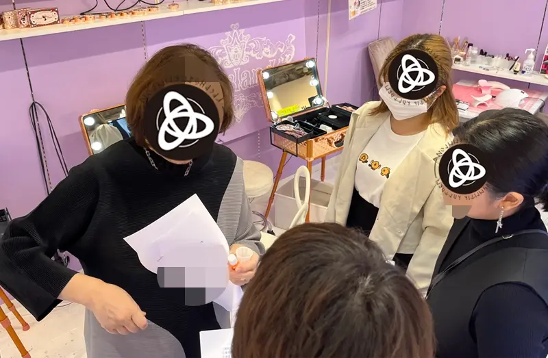 歯の化粧品の専門家歯の化粧品アドバイザーのミヤマコスメティース塗り方の指導画像